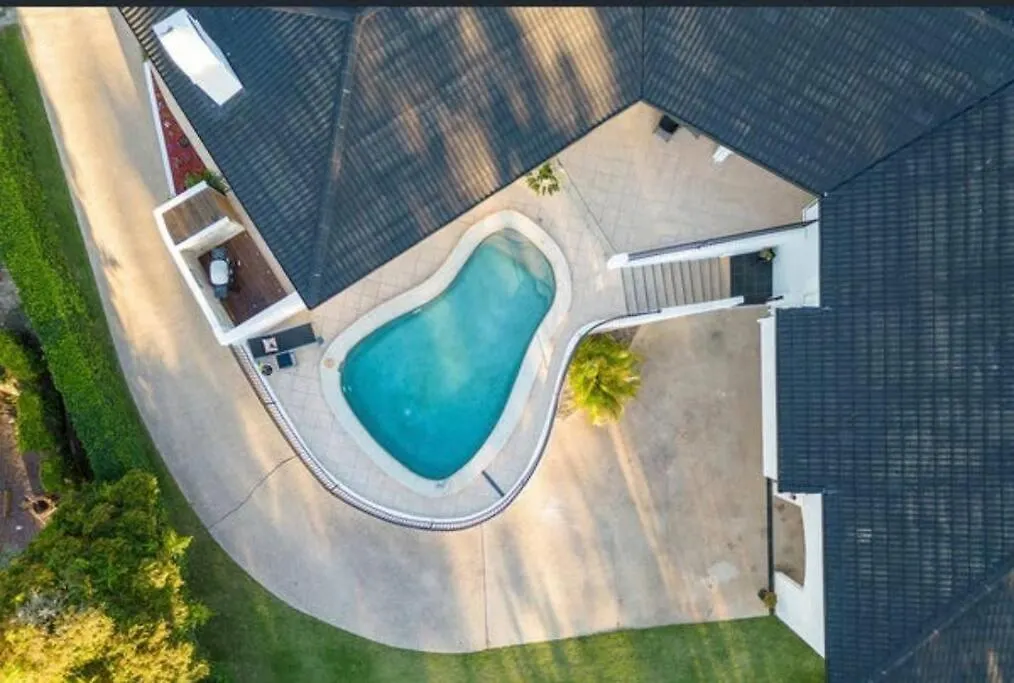 Brisbane Palm Springs-Inspired Home On Golf Course Mount Crosby Dom wakacyjny