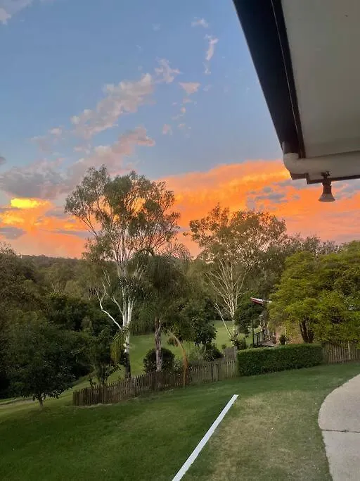 Brisbane Palm Springs-Inspired Home On Golf Course Mount Crosby