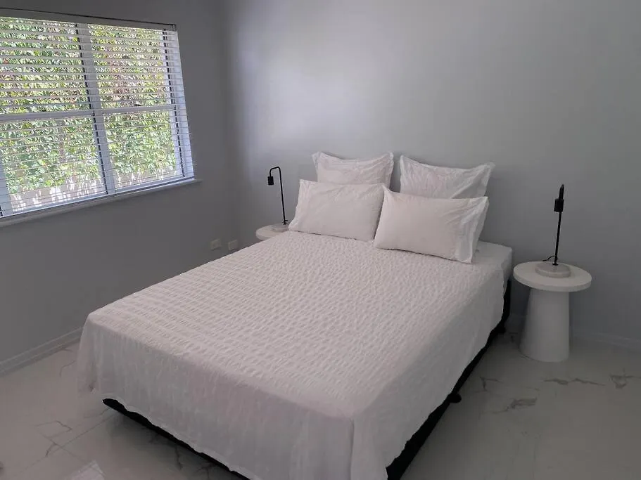 Brisbane Palm Springs-Inspired Home On Golf Course Mount Crosby Australia